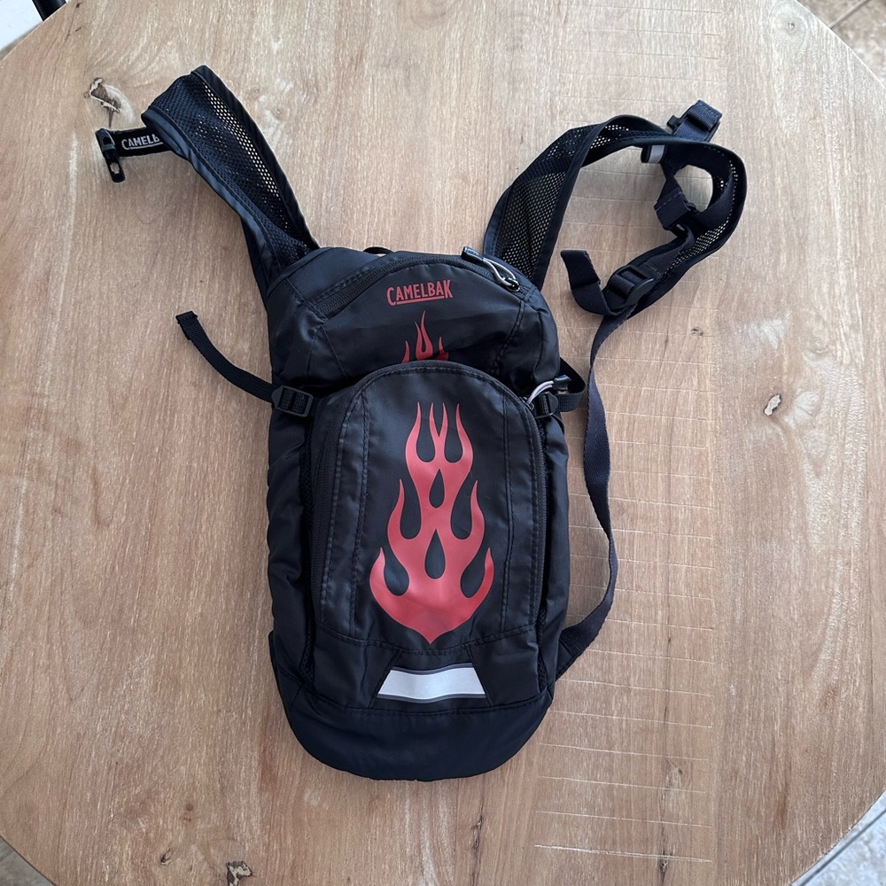 CamelBak Running Bag – Black with Red Flames